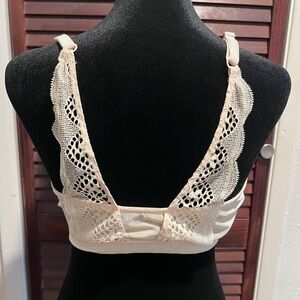 Victoria’s Secret Add 2 cup sizes bra